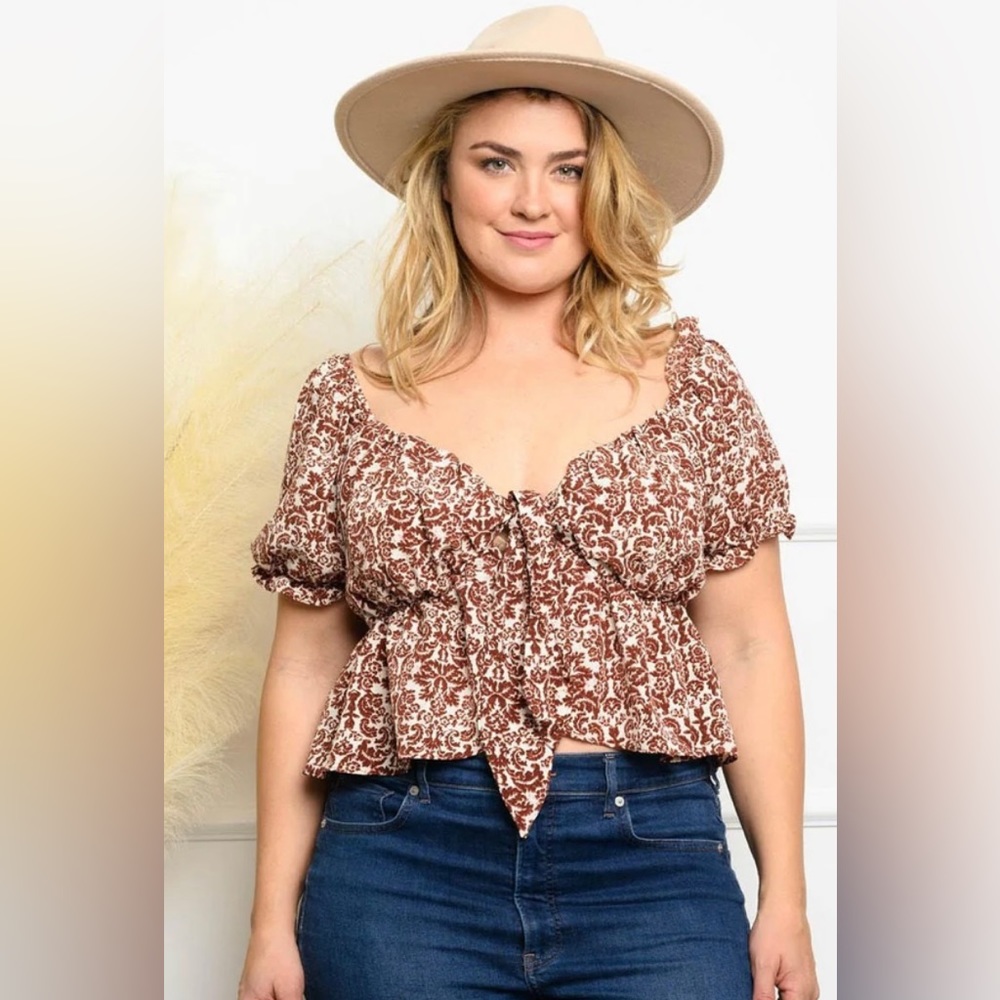 PLUS SIZE FLORAL FRONT TIE RUFFLE TOP